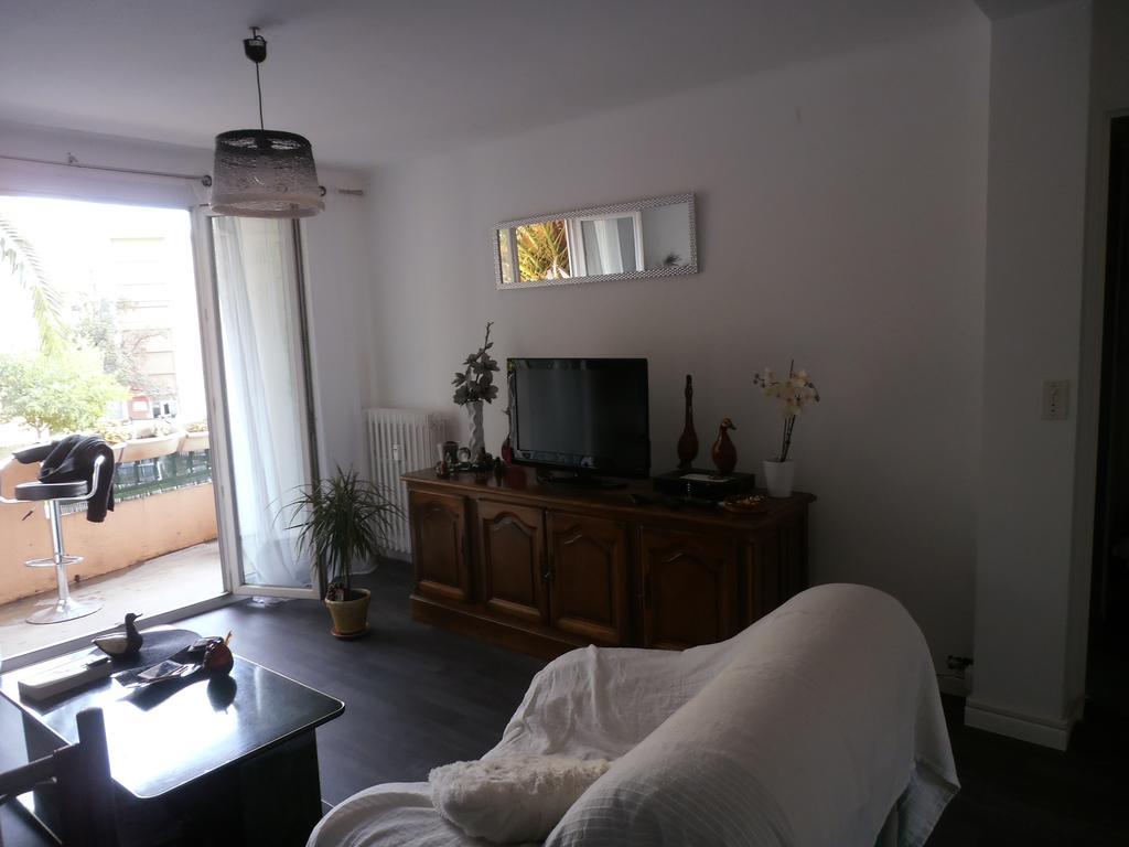 Cosy Nimes Apartment Bagian luar foto