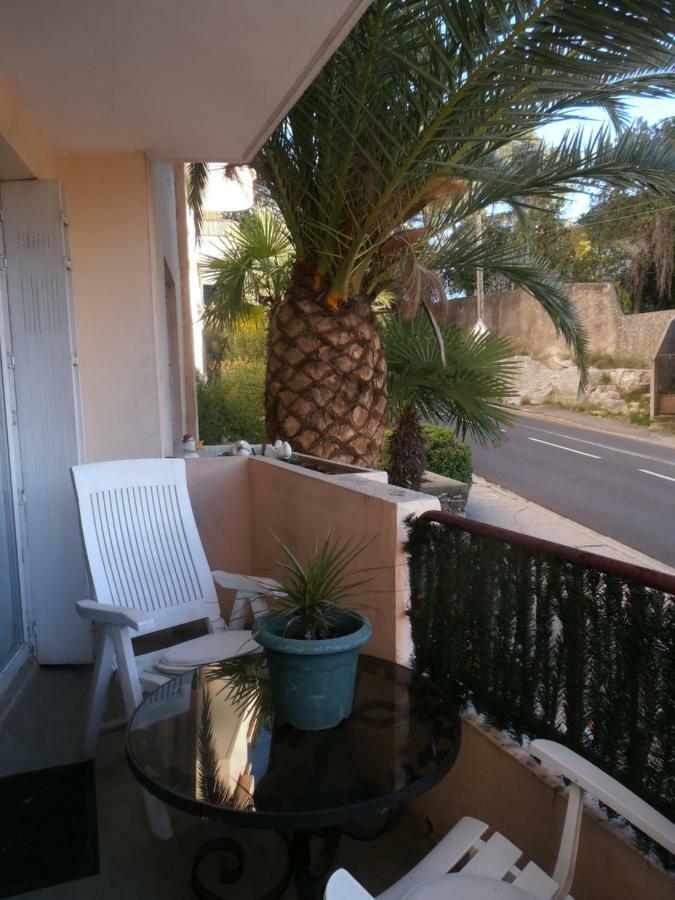 Cosy Nimes Apartment Bagian luar foto