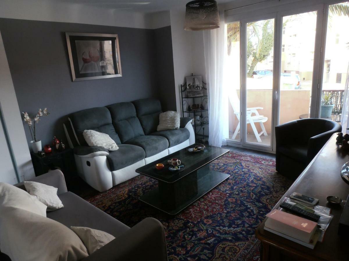 Cosy Nimes Apartment Bagian luar foto